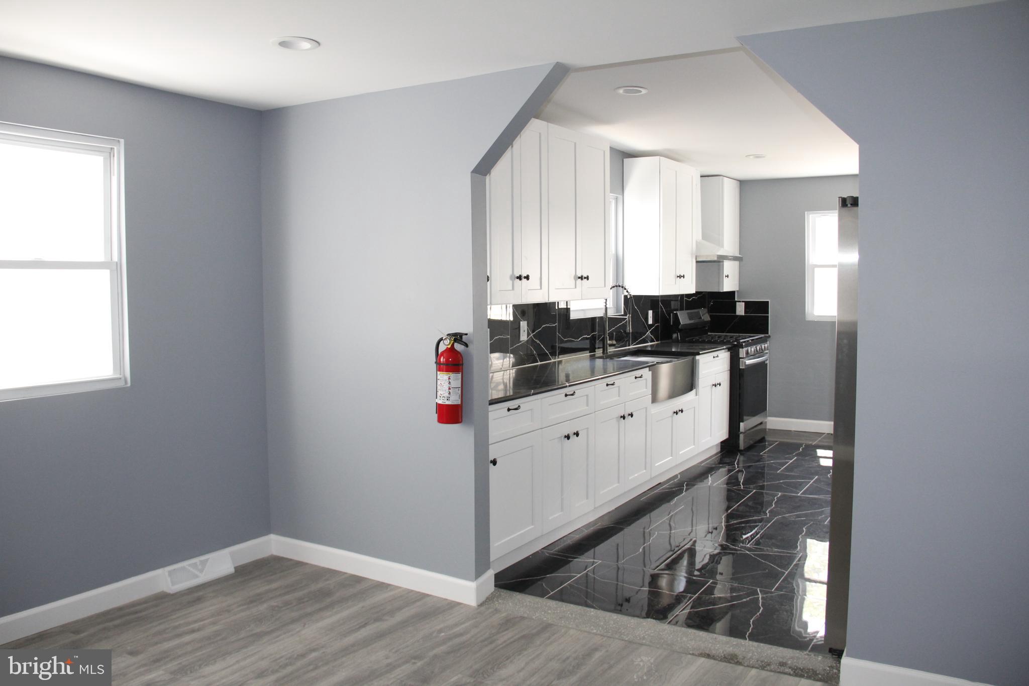 213 Main Street Hamilton, NJ 08620 - Photo 9 of 48