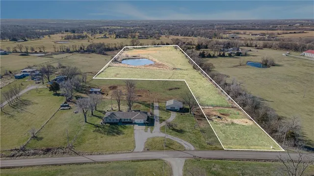 $330,000 | Northwest Plotsky Road Avenue, Plattsburg, MO 64477