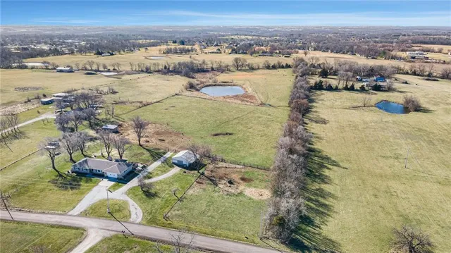 $330,000 | Northwest Plotsky Road Avenue, Plattsburg, MO 64477