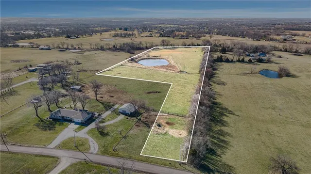 $330,000 | Northwest Plotsky Road Avenue, Plattsburg, MO 64477