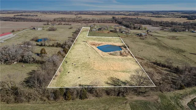 $330,000 | Northwest Plotsky Road Avenue, Plattsburg, MO 64477