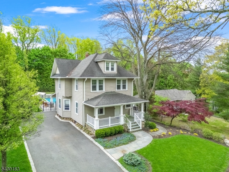 228 Miller Road Mahwah, NJ 07430 - Photo 3 of 26