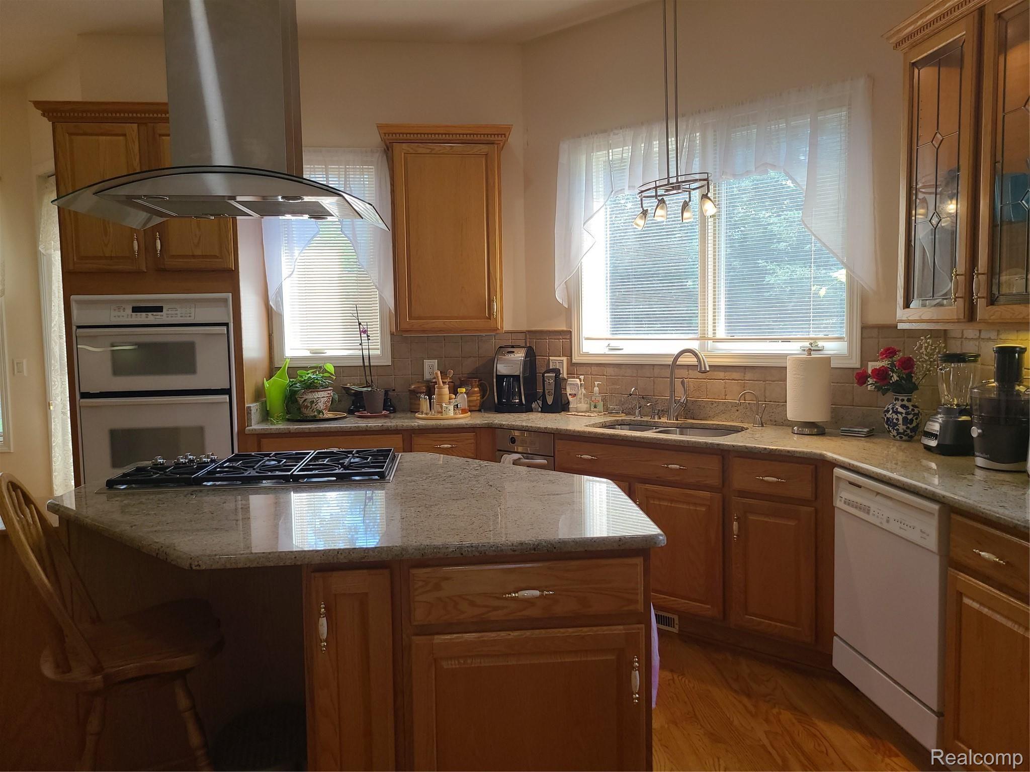 6742 Kennesaw Road Canton, MI 48187 - Photo 25 of 63 20210803_120340.jpg