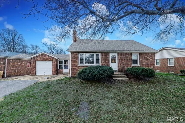 $135,000 | 301 North Belt East, Belleville, IL 62226