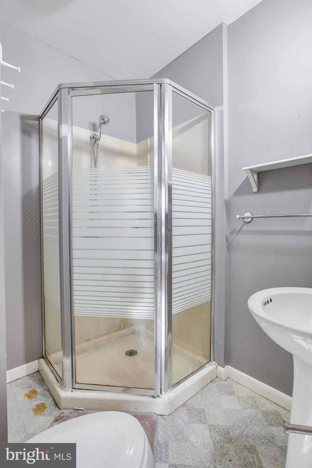 9001 Watkins Road Gaithersburg, MD 20882 - Photo 17 of 33 Gallery Image 17