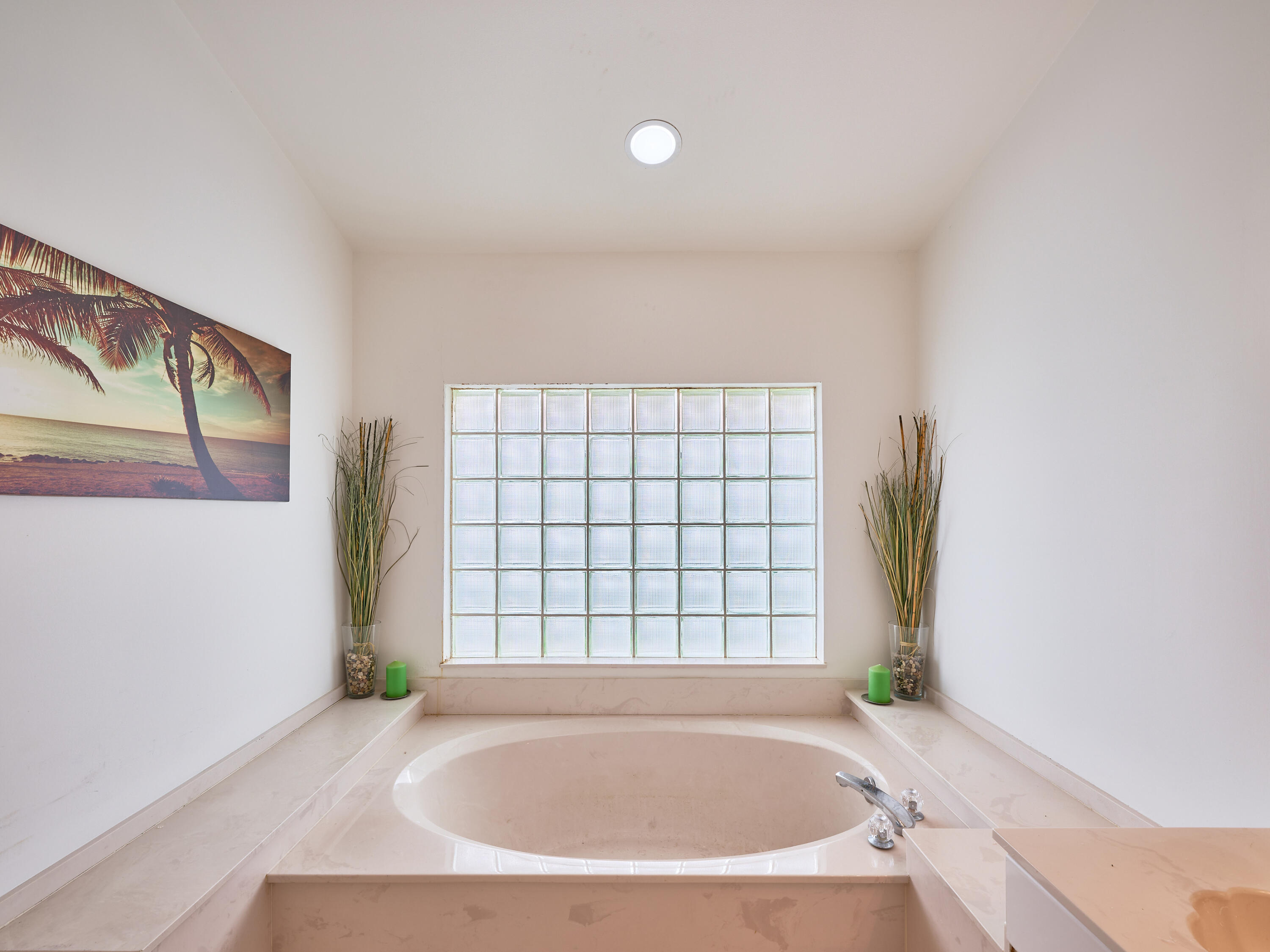 10321 Milburn Lane Boca Raton, FL 33498 - Photo 34 of 80 LARGE SOAKING TUB