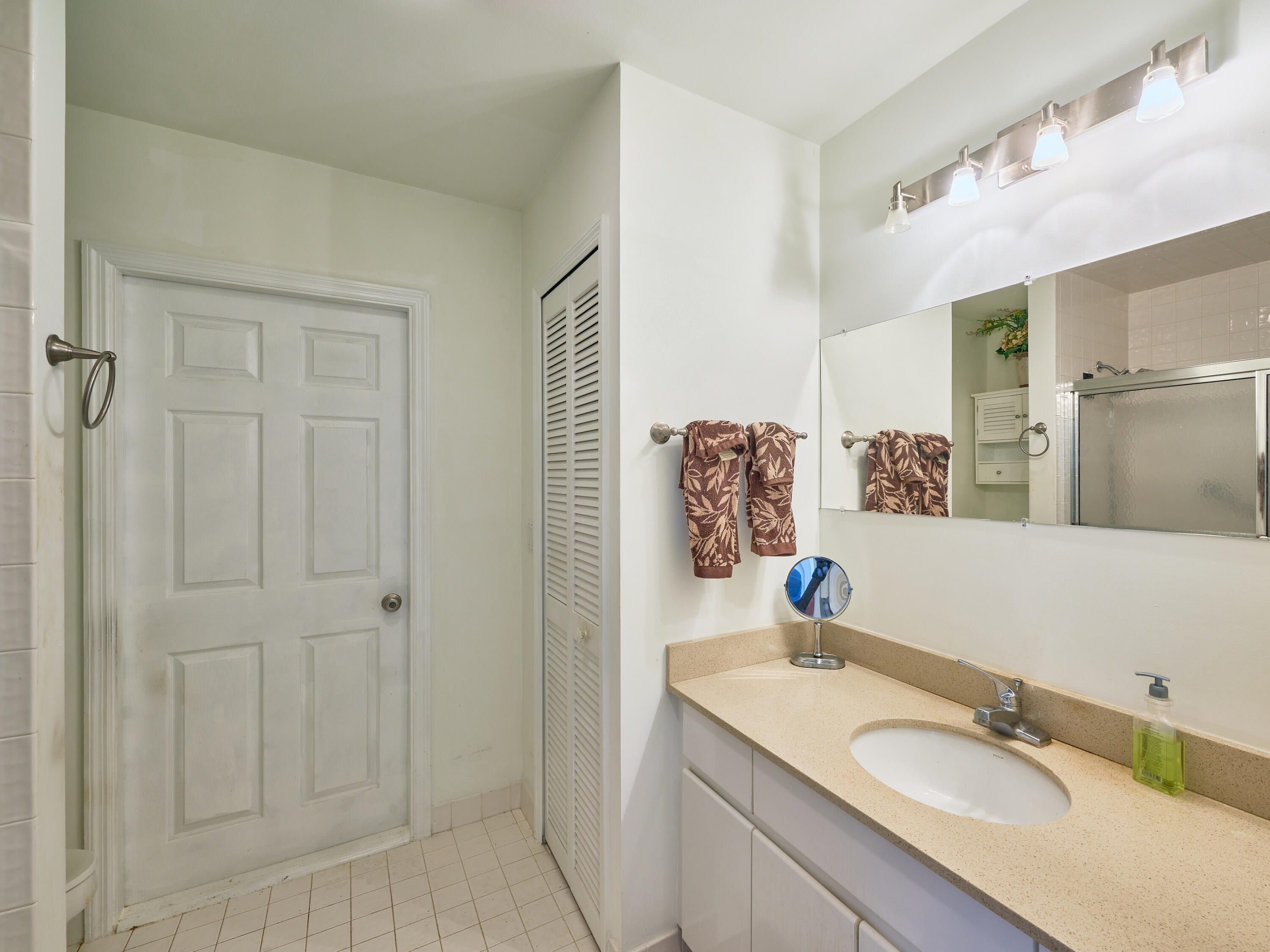 10321 Milburn Lane Boca Raton, FL 33498 - Photo 42 of 80 GUEST BATH