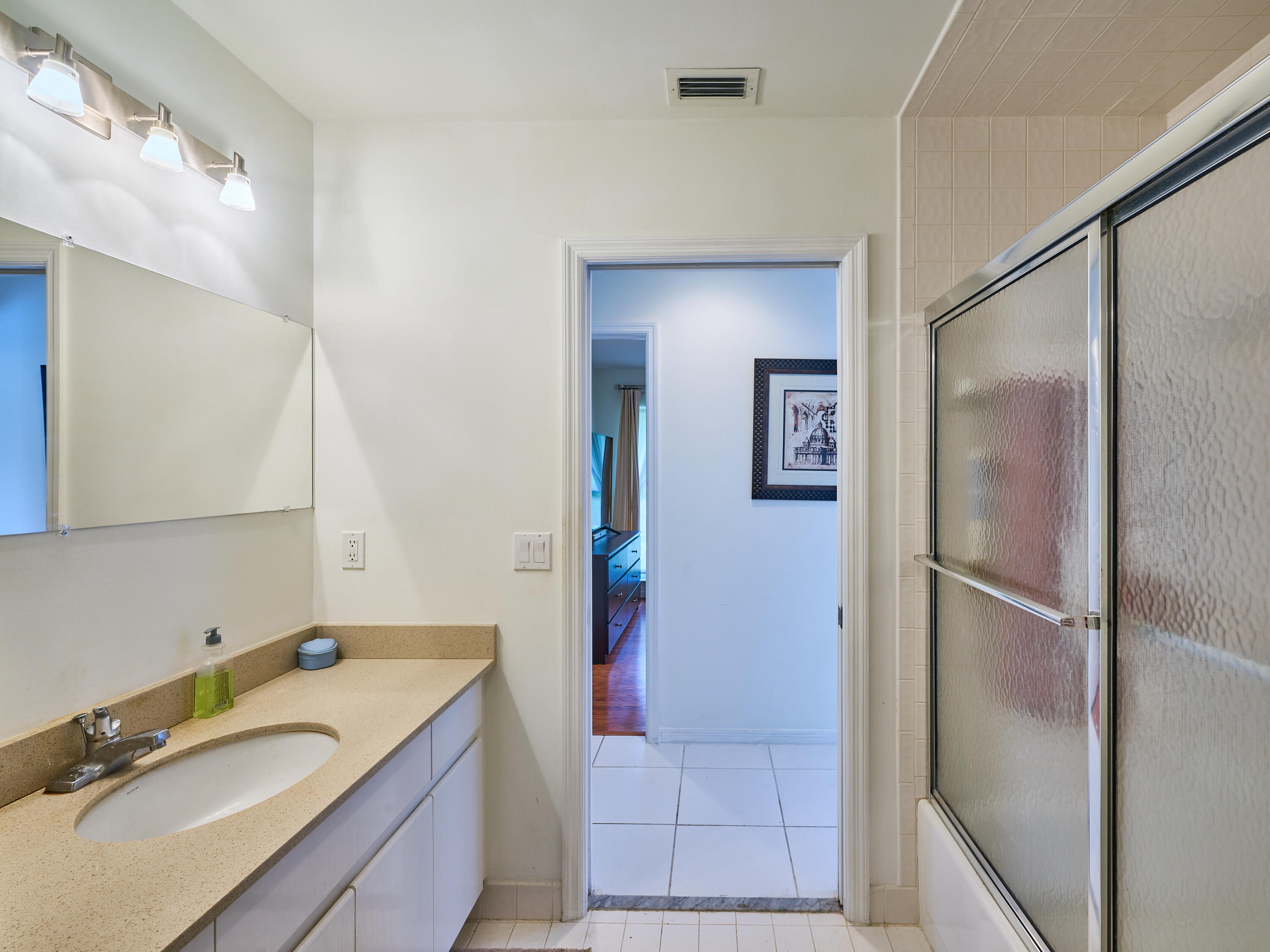 10321 Milburn Lane Boca Raton, FL 33498 - Photo 43 of 80 GUEST BATH
