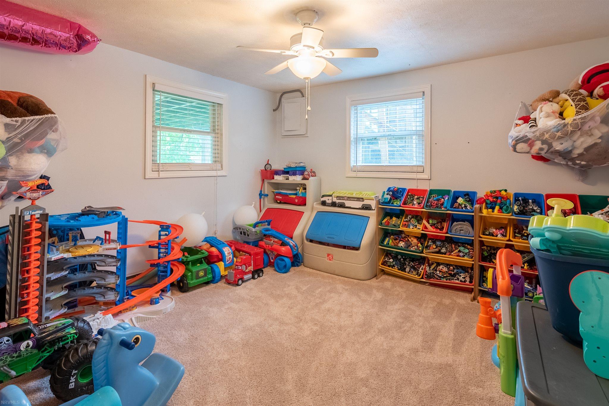 915 Switchback Road Christiansburg, VA 24073 - Photo 42 of 71 Gallery Image 42