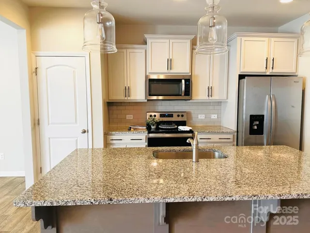 $2,100 | 15104 Meacham Farm Drive, Huntersville, NC 28078