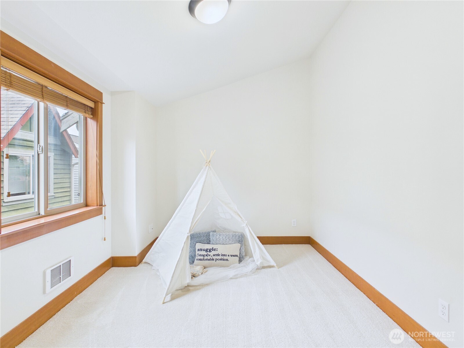 741 North 94th Street, Unit B Seattle, WA 98103 - Photo 28 of 32