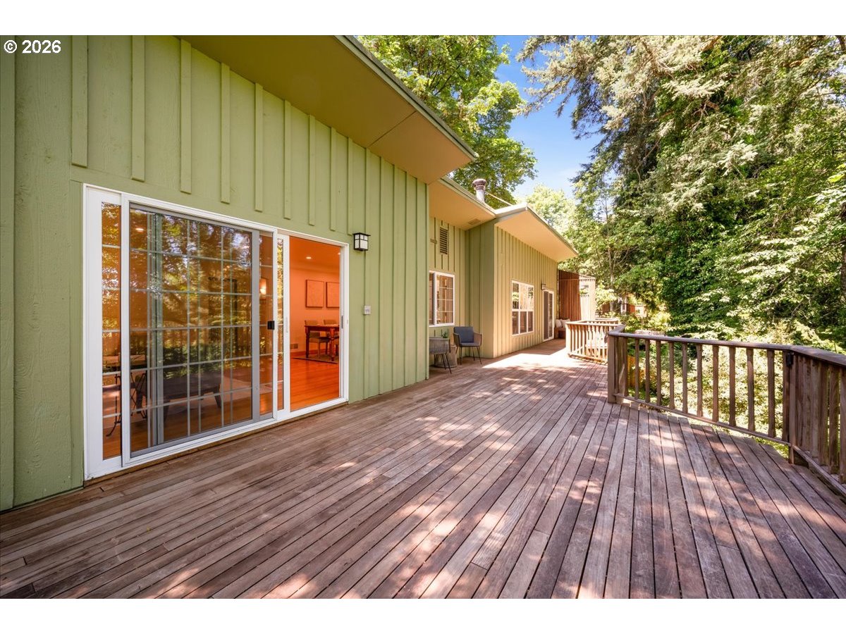 10332 Southwest Lancaster Road Portland, OR 97219 - Photo 37 of 48