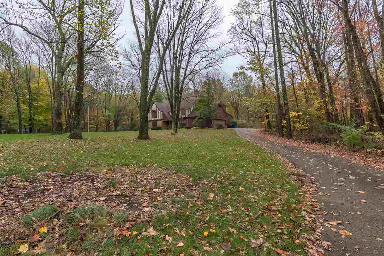 4437 West Tanglewood Road Bloomington, IN 47404 - Photo 3 of 35