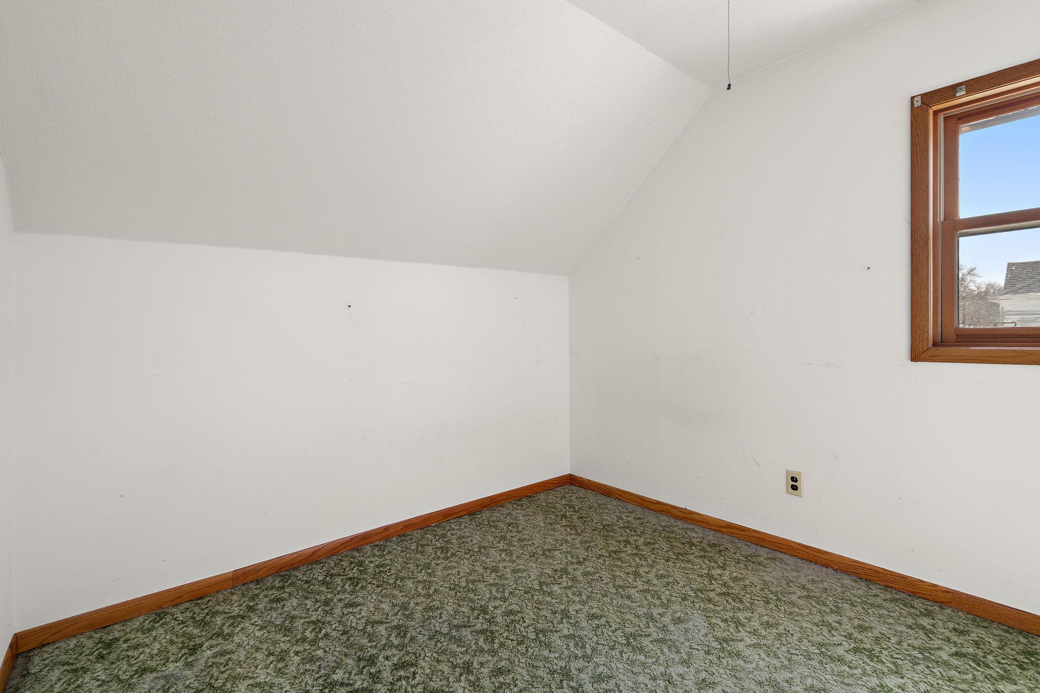 529 Division Street Brownton, MN 55312 - Photo 14 of 22