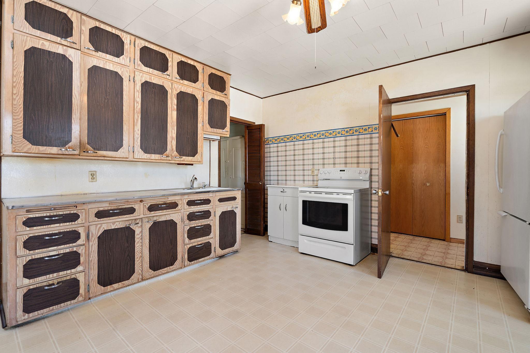 529 Division Street Brownton, MN 55312 - Photo 7 of 22