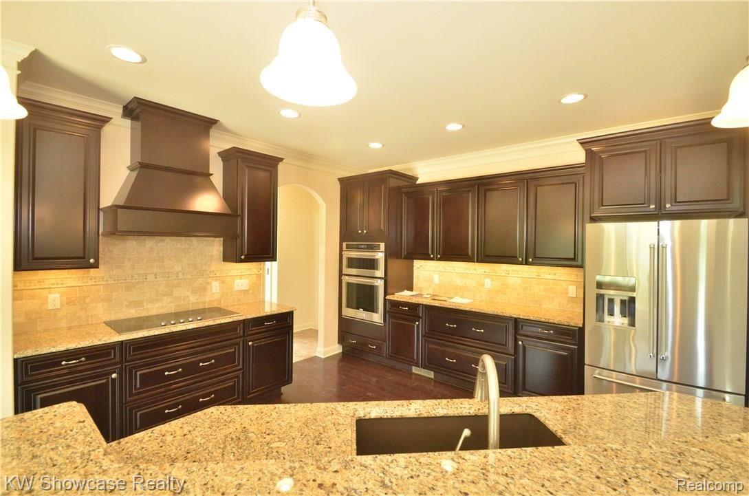 Custom Kitchen, Granite Countertops, Stainless Appliances