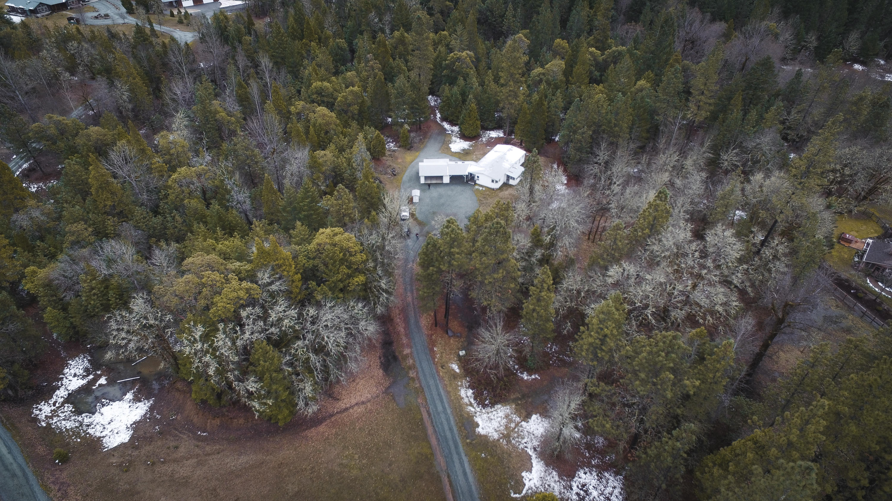 5908 Pleasant Creek Road Rogue River, OR 97537 - Photo 26 of 28 DJI_0003