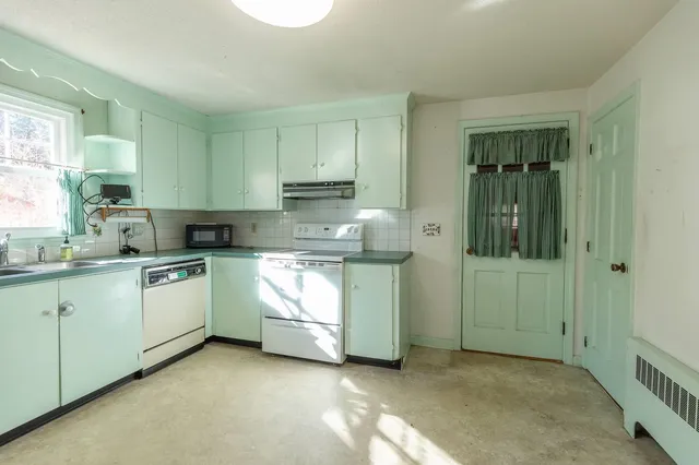 $305,000 | 23 Currier Avenue, Peterborough, NH 03458