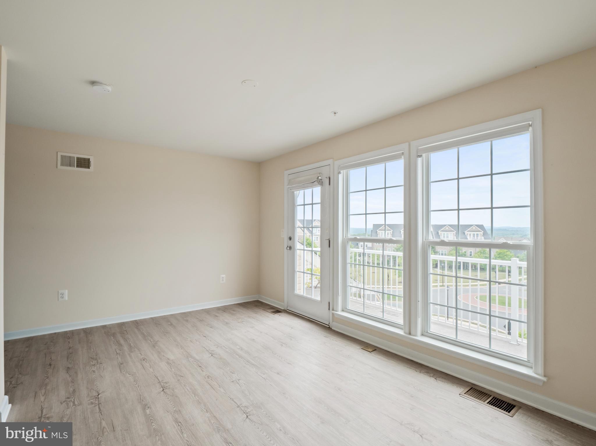 42567 Sunset Ridge Square Ashburn, VA 20148 - Photo 18 of 23 Gallery Image 18