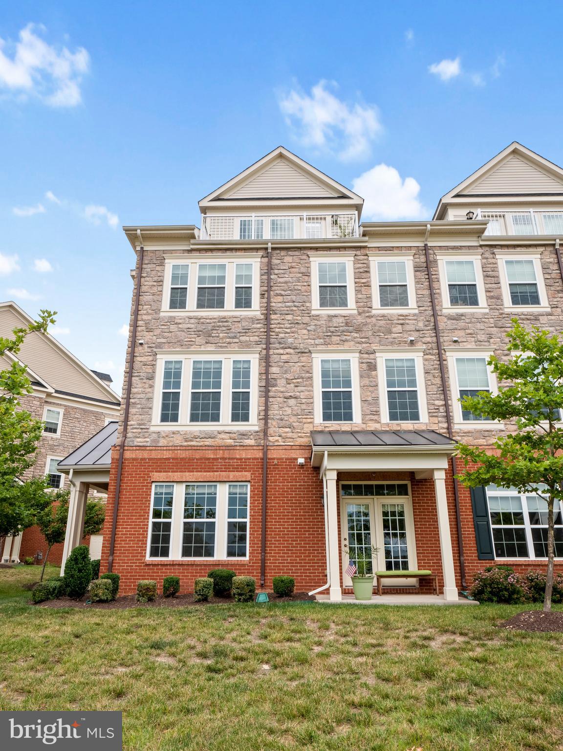 42567 Sunset Ridge Square Ashburn, VA 20148 - Photo 2 of 23 Gallery Image 2