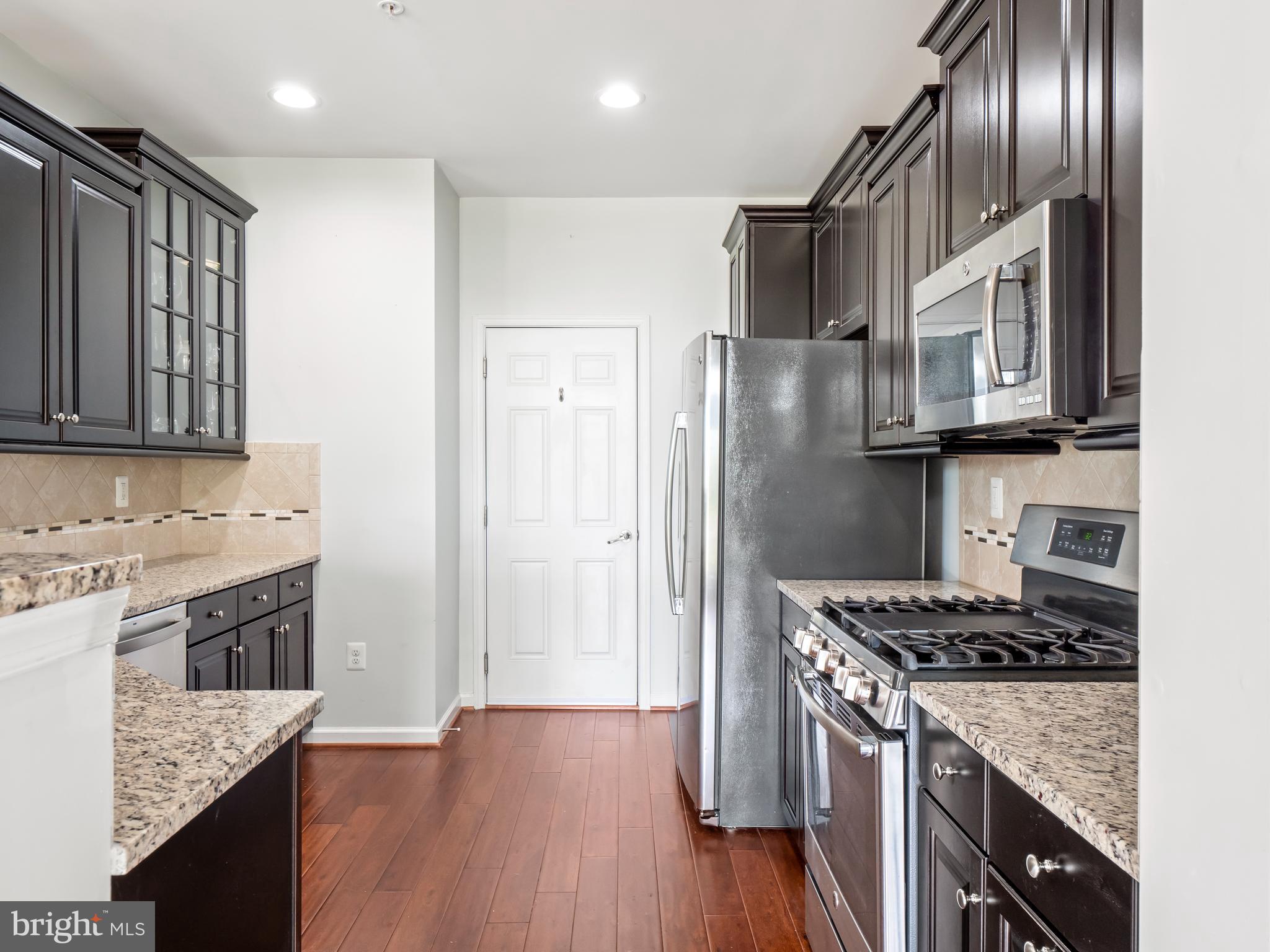 42567 Sunset Ridge Square Ashburn, VA 20148 - Photo 3 of 23 Gallery Image 3