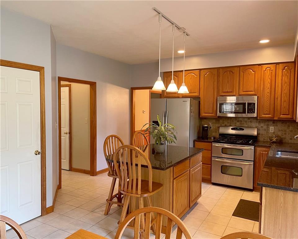 199 Warren Road Warrendale, PA 15086 - Photo 9 of 25 Gallery Image 9