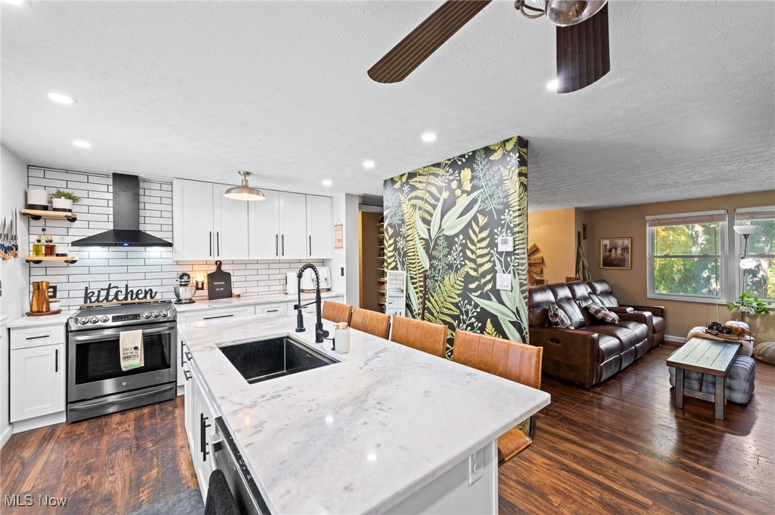 7084 Lake Road East Madison, OH 44057 - Photo 5 of 39 Gallery Image 5
