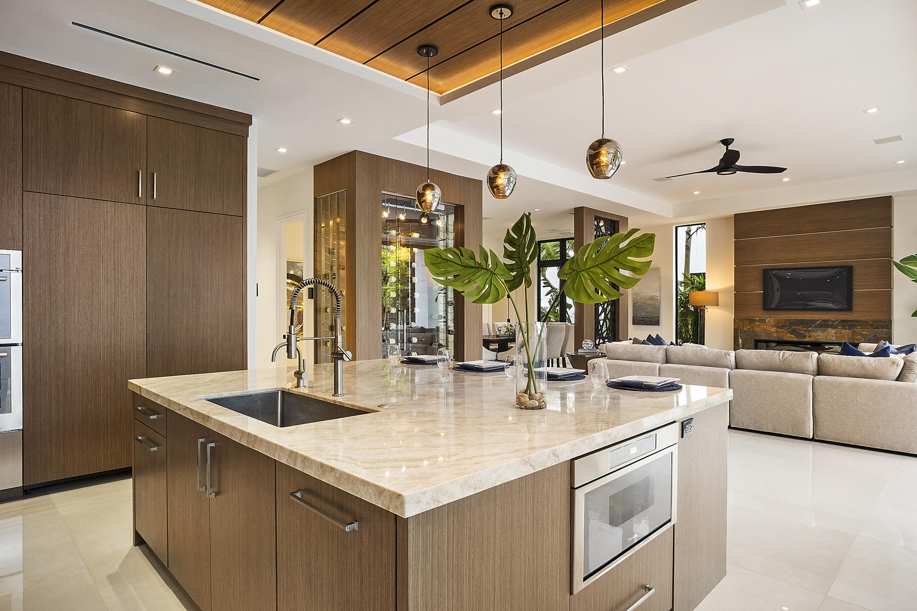 750 Palm Avenue Boca Raton, FL 33432 - Photo 16 of 96 Oversized Taj Mahal Quartzite Island