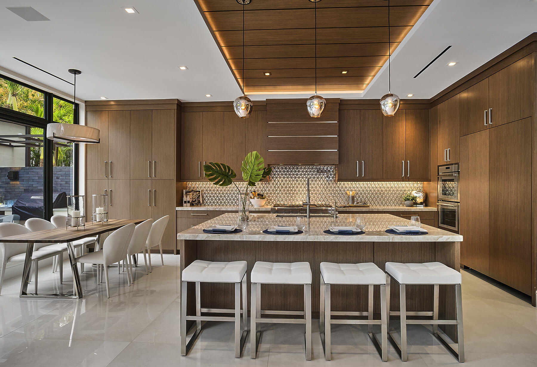 750 Palm Avenue Boca Raton, FL 33432 - Photo 17 of 96 Kitchen Island w/Custom Kitchen