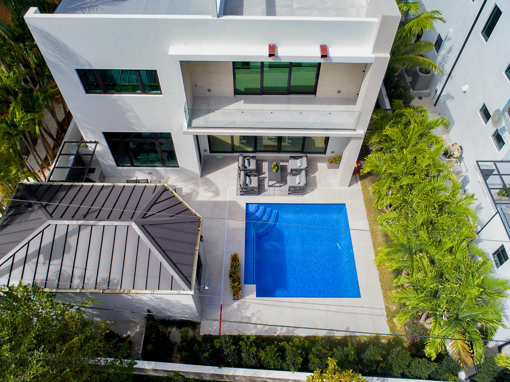 750 Palm Avenue Boca Raton, FL 33432 - Photo 23 of 96 Courtyard Backyard w/ Luch Landscaping
