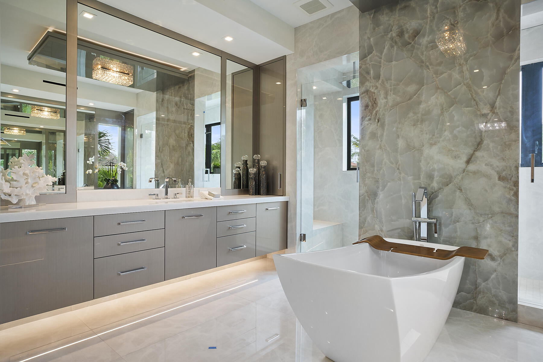 750 Palm Avenue Boca Raton, FL 33432 - Photo 34 of 96 Master Bath w/ European Soaking Tub