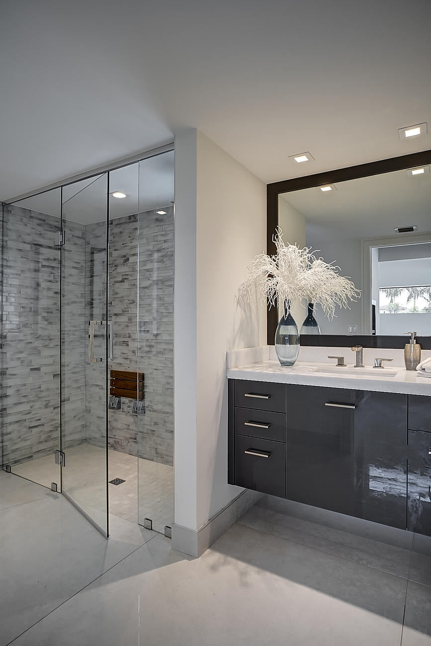 750 Palm Avenue Boca Raton, FL 33432 - Photo 54 of 96 Club Room Full Bath