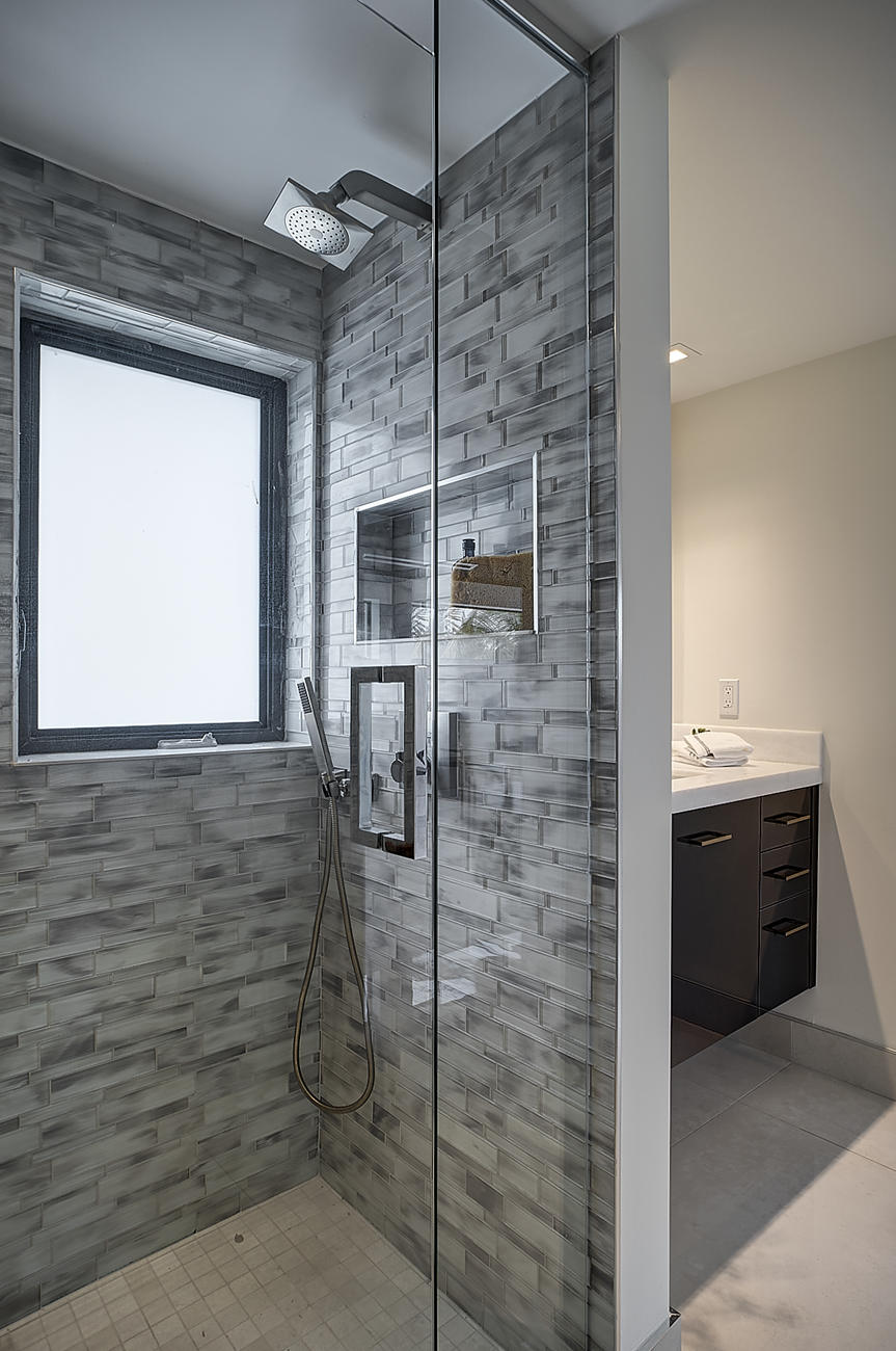 750 Palm Avenue Boca Raton, FL 33432 - Photo 55 of 96 Club Room Area Shower