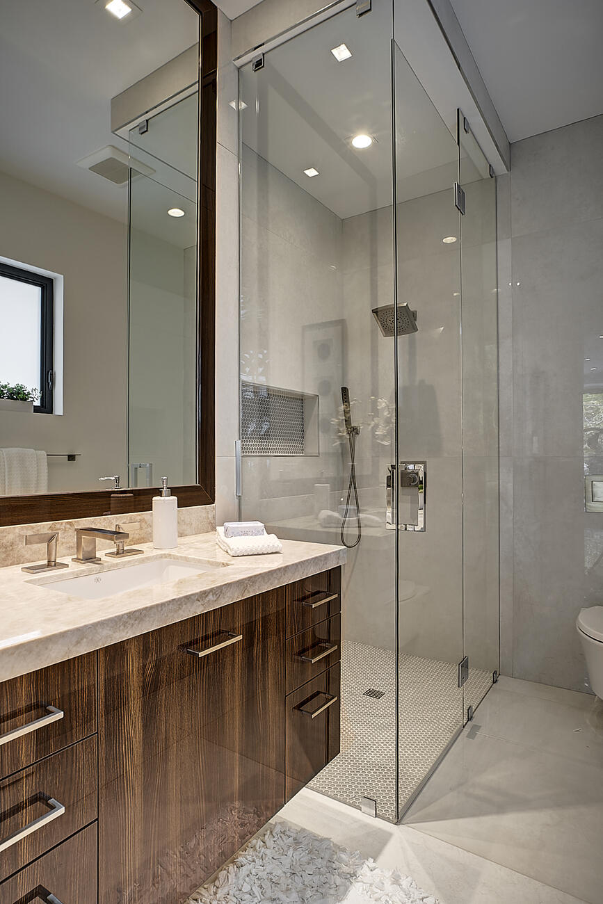 750 Palm Avenue Boca Raton, FL 33432 - Photo 69 of 96 First Floor Full Bath