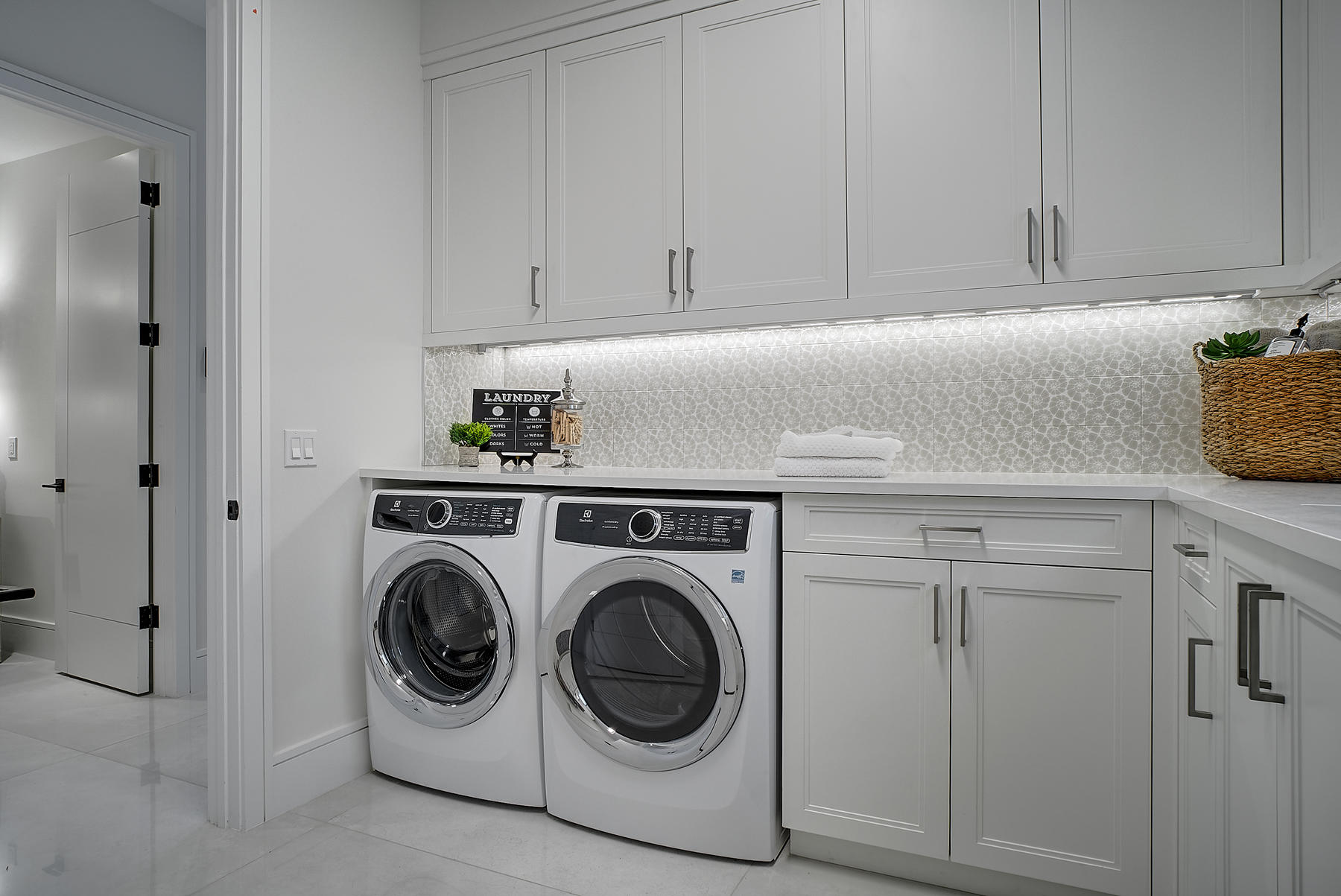 750 Palm Avenue Boca Raton, FL 33432 - Photo 71 of 96 Laundry Room
