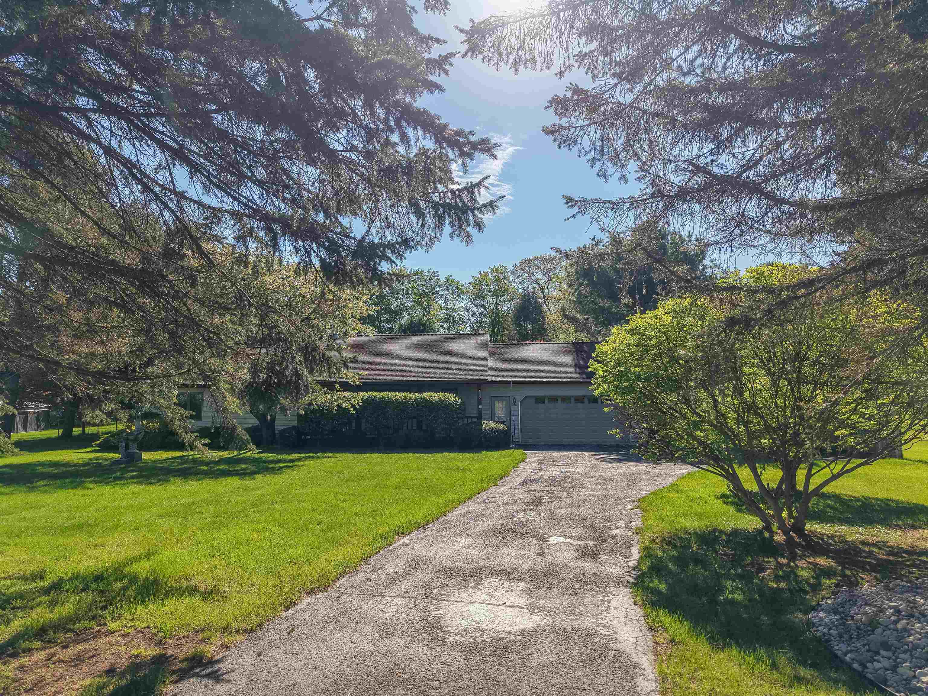 13686 Hedeen Road Traverse City, MI 49686 - Photo 29 of 56 1947061-64874A1F-C407-40FF-AC41-4198BFEE1298.JPG