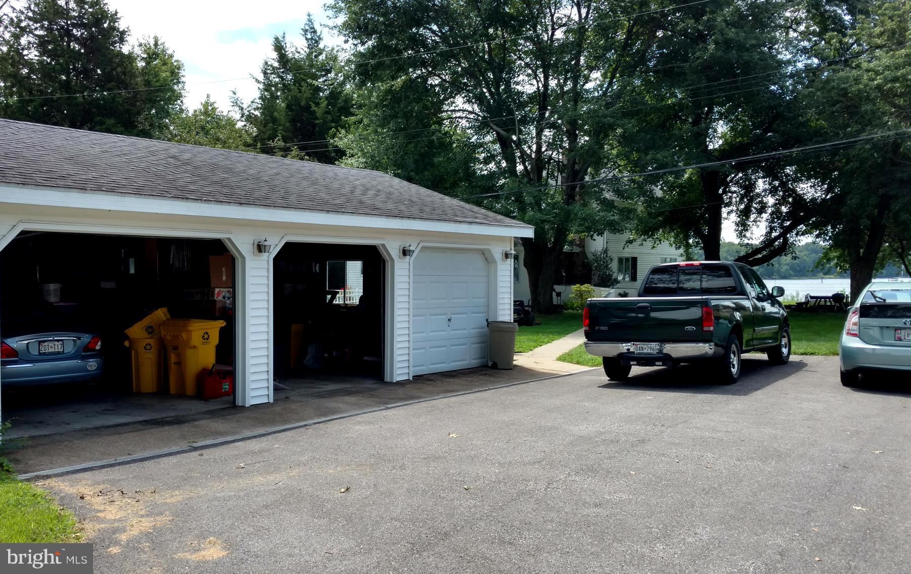 4072 Cadle Creek Road Edgewater, MD 21037 - Photo 13 of 41 3-car detached garage