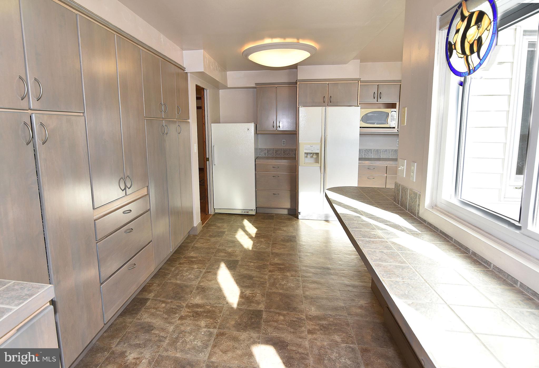 4072 Cadle Creek Road Edgewater, MD 21037 - Photo 18 of 41 Kitchen 1