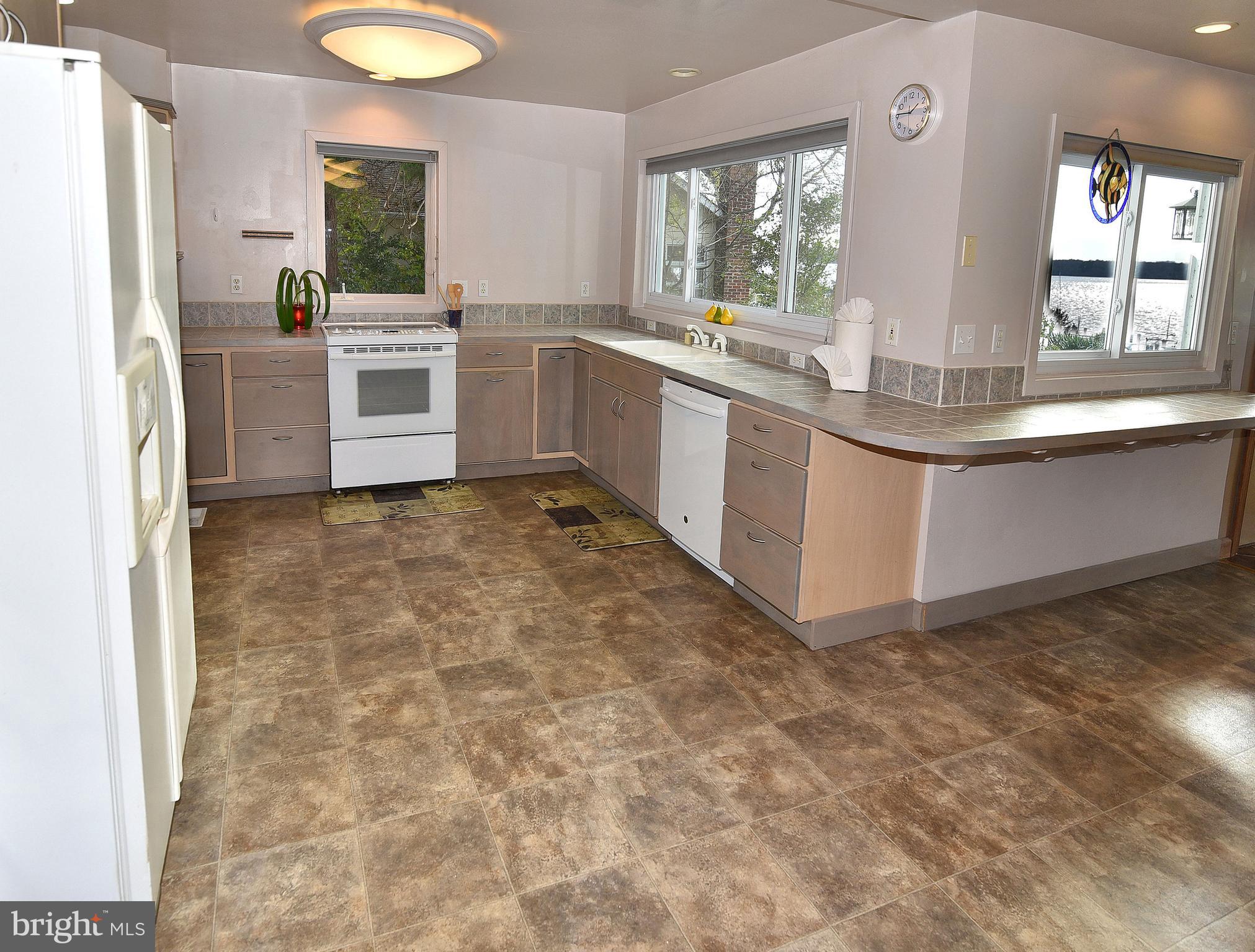 4072 Cadle Creek Road Edgewater, MD 21037 - Photo 19 of 41 Kitchen 2