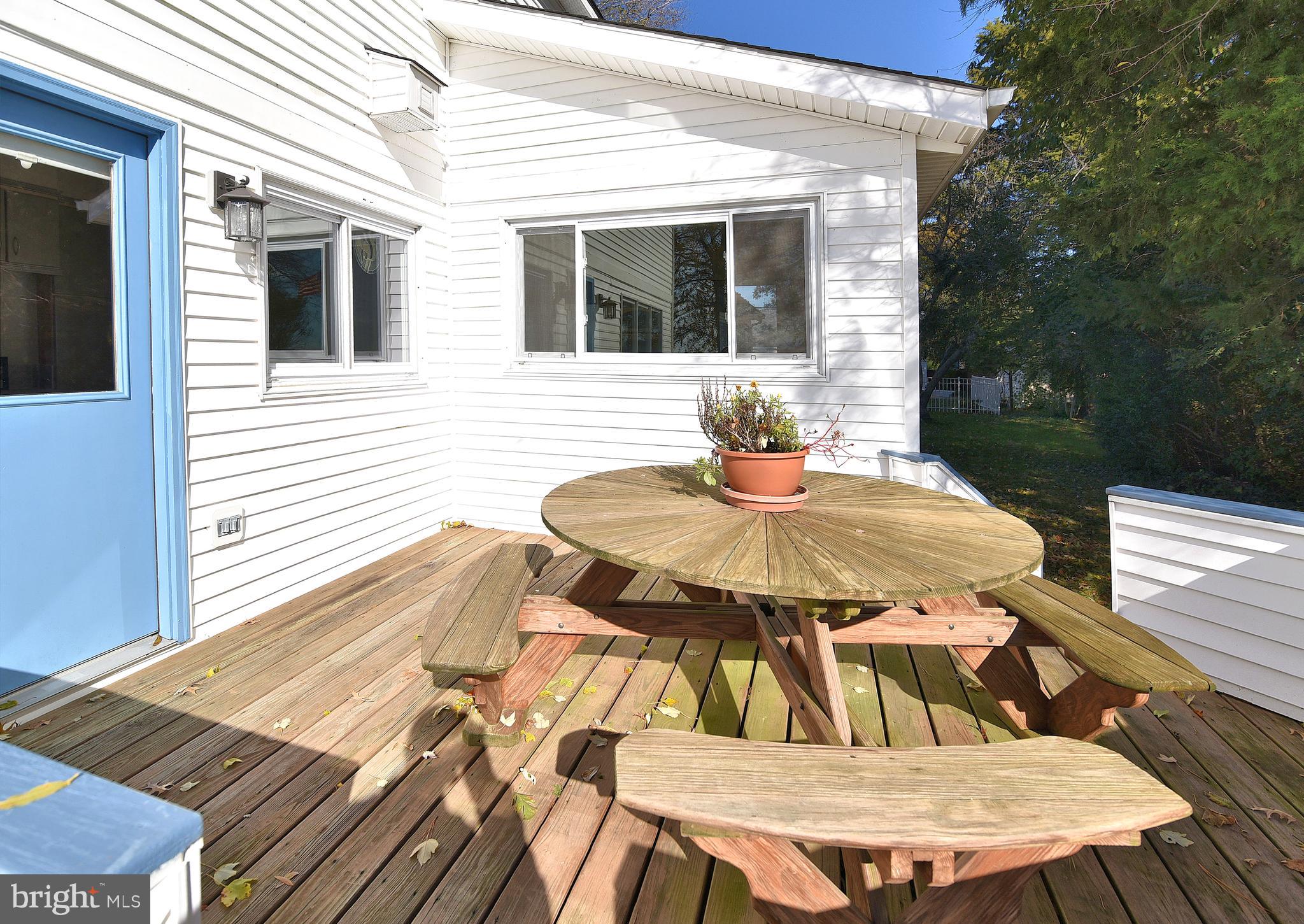 4072 Cadle Creek Road Edgewater, MD 21037 - Photo 28 of 41 Side Deck
