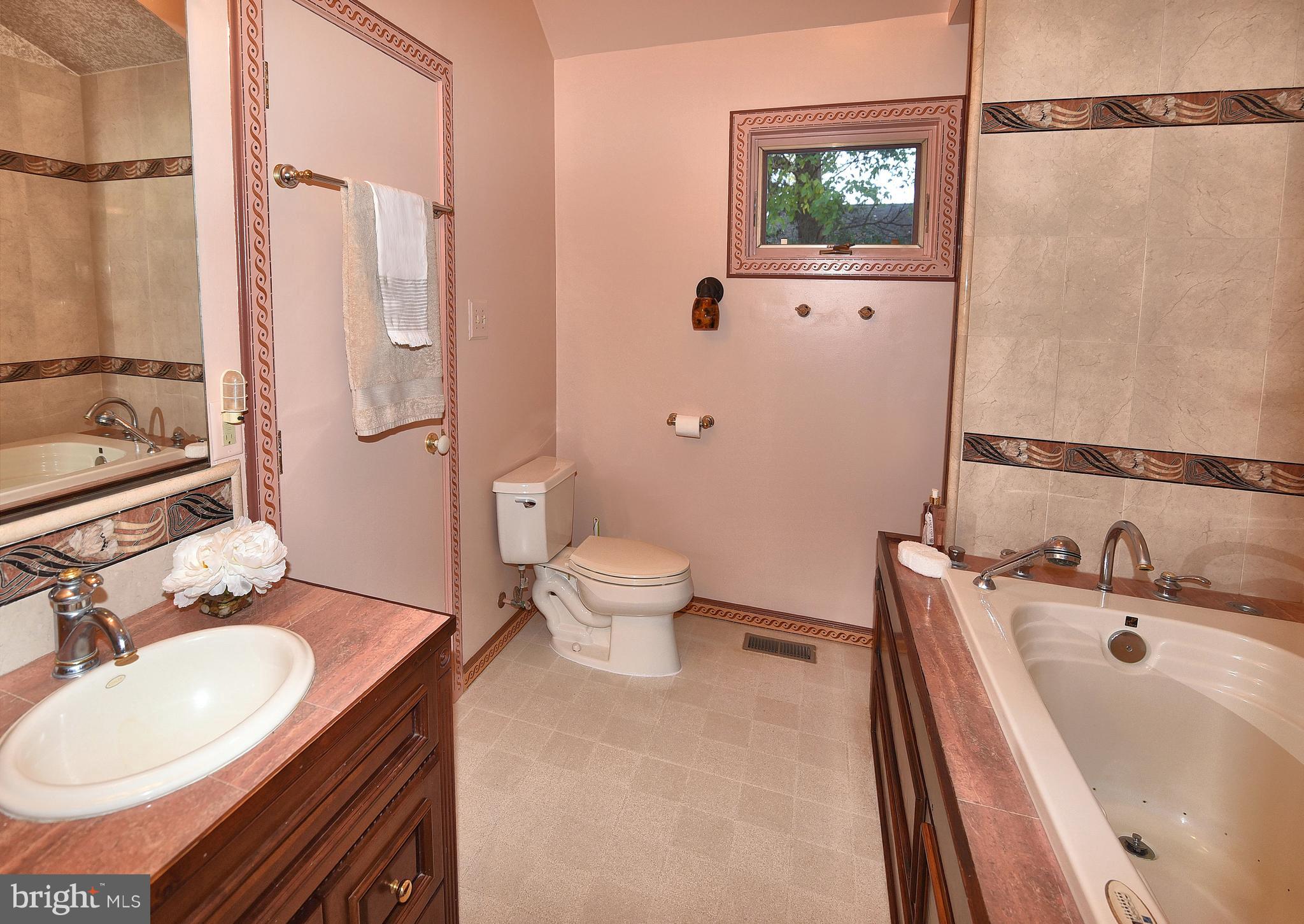 4072 Cadle Creek Road Edgewater, MD 21037 - Photo 8 of 41 Master Bath