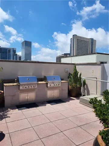 $289,500 | 250 Park Avenue Northeast, Unit 302, Atlanta, GA 30313