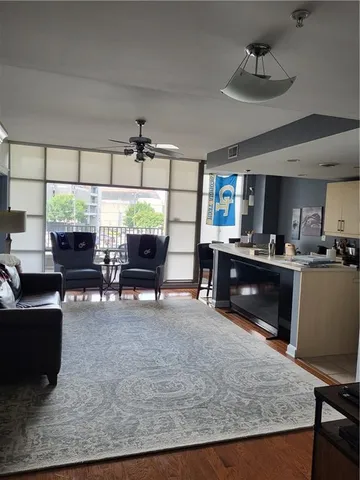 $289,500 | 250 Park Avenue Northeast, Unit 302, Atlanta, GA 30313