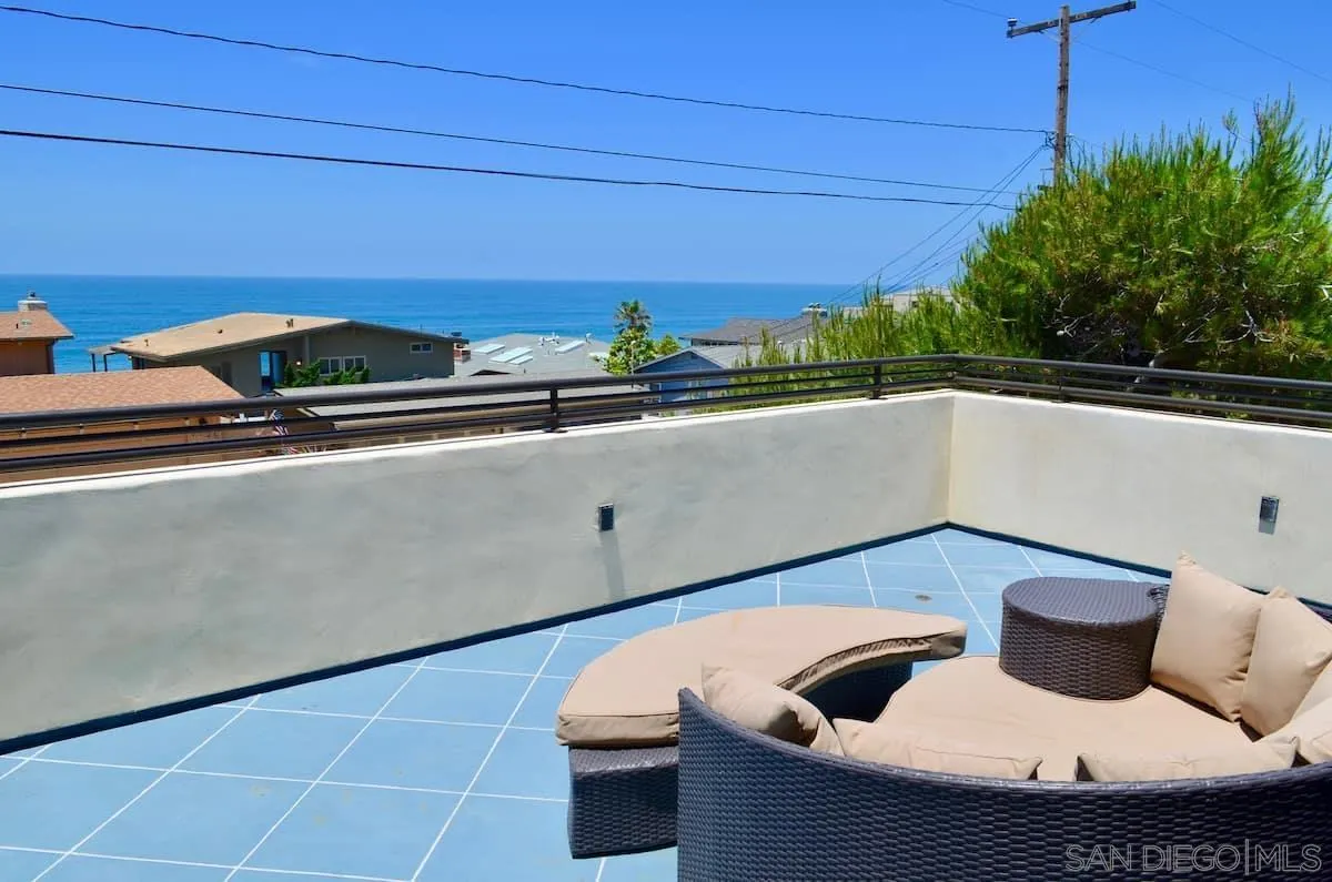 1235 Neptune Avenue Encinitas, CA 92024 - Photo 4 of 32
