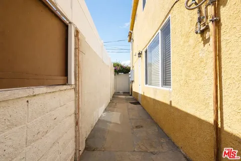 $1,499,000 | 7703 North Hollywood Way, Burbank, CA 91505