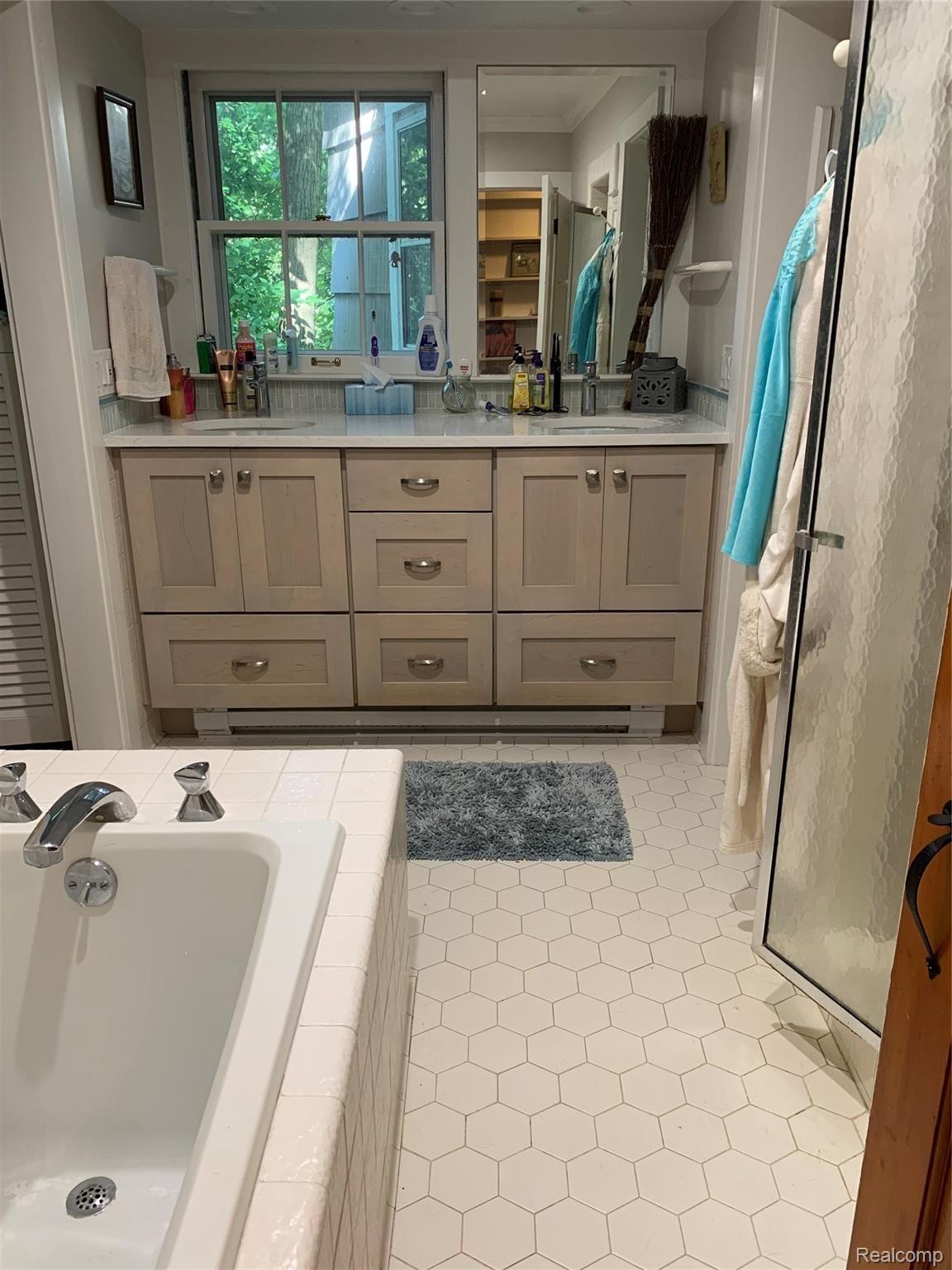 1481 Mill Race Road Rochester, MI 48306 - Photo 15 of 21 2021-09-10 16.40