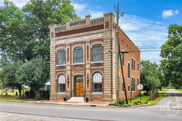 $3,750,000 | 103-121 West South Central Avenue, Tennille, GA 31089