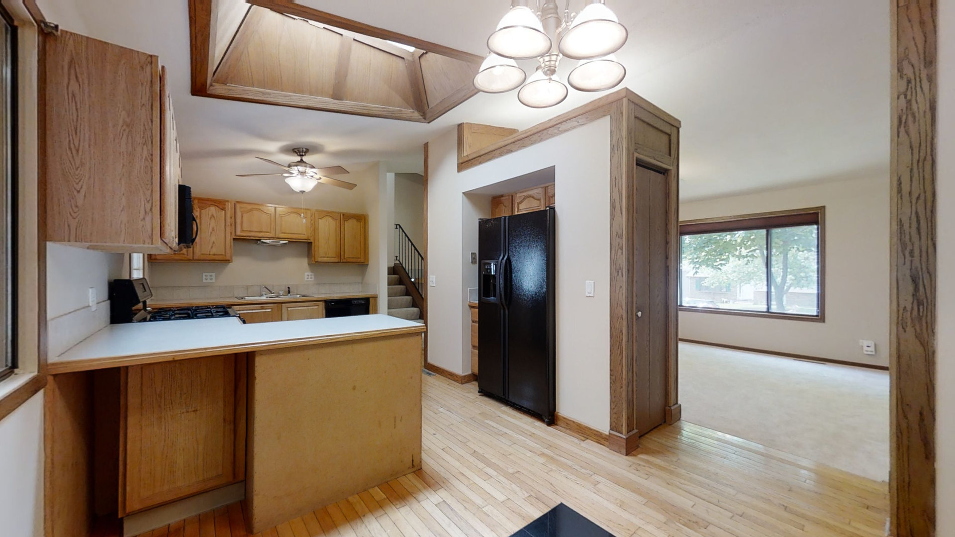 2112 Old Elm Road Lindenhurst, IL 60046 - Photo 11 of 33