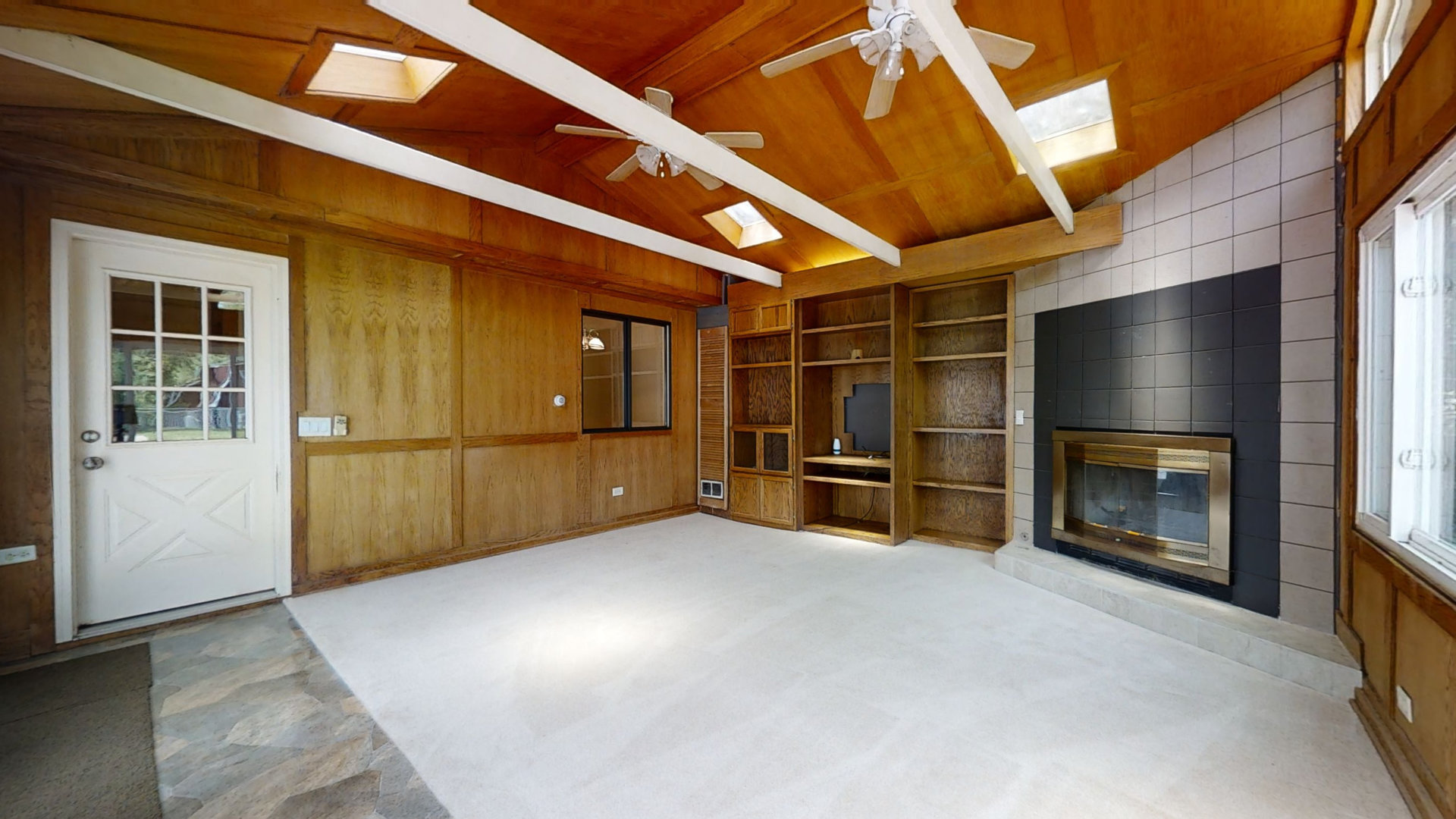 2112 Old Elm Road Lindenhurst, IL 60046 - Photo 16 of 33