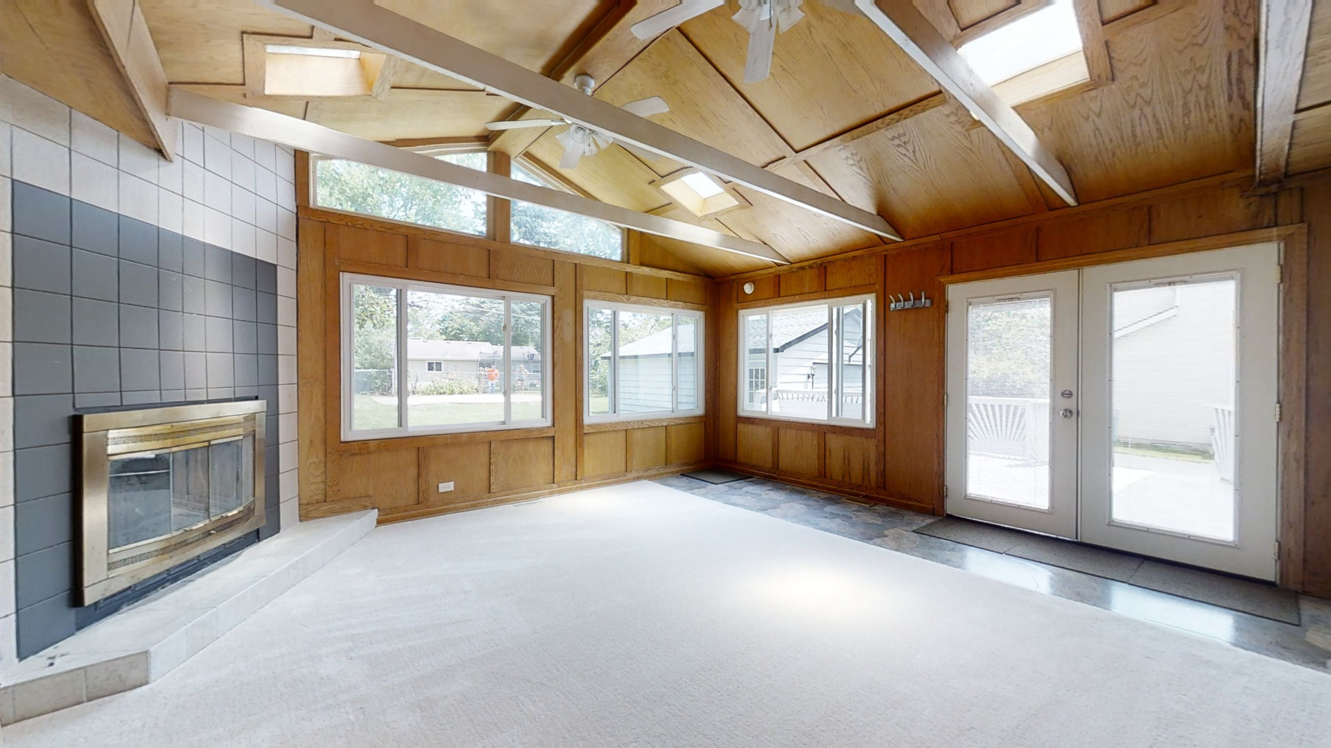 2112 Old Elm Road Lindenhurst, IL 60046 - Photo 17 of 33